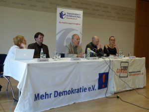 Pressekonferenz "Wir wollen wissen, wer bezahlt!" Pressekonferenz "Wir wollen wissen, wer bezahlt!" am 9. Mai 2011 in Berlin