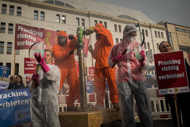 Fracking-Aktion vor dem Umweltministerium