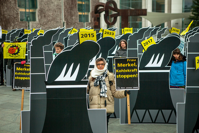 Kohle-Aktion vor dem Kanzleramt