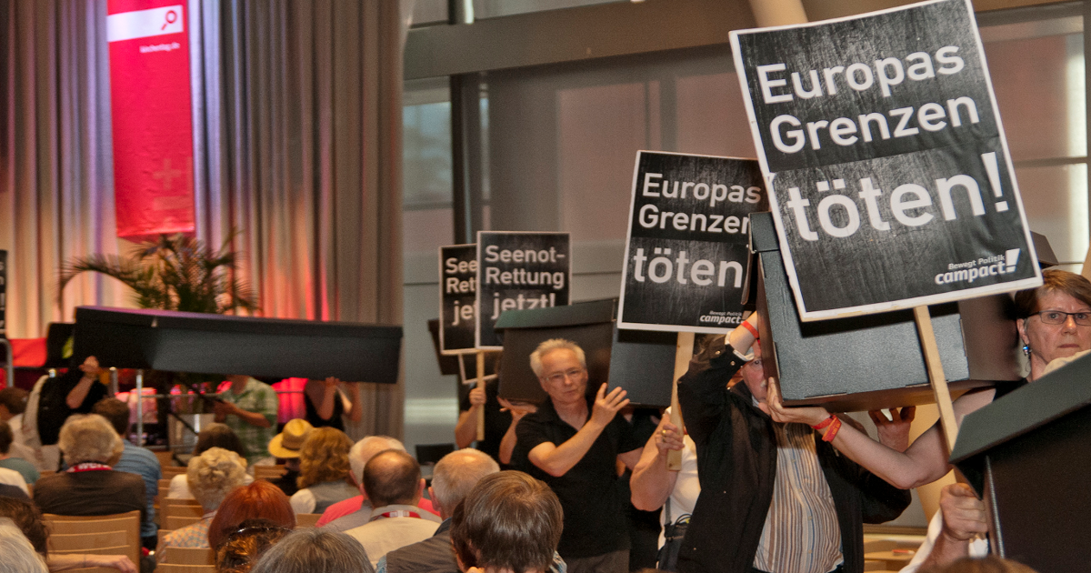 Särge auf dem Kirchentag