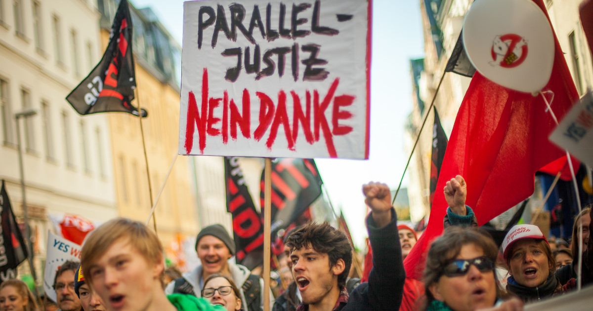 Schild auf der TTIP-Demo in Berlin 2015. Foto: Jakob Huber/Campact