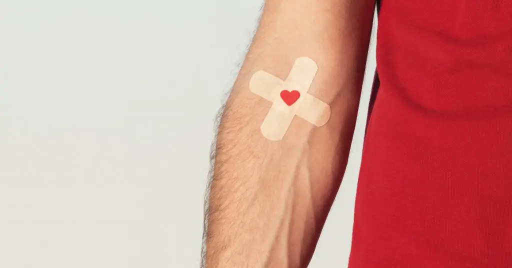 Diskriminierung beim Blutspenden beenden! Jetzt WeAct-Petition unterzeichnen, damit schwule Männern Blut spenden können.