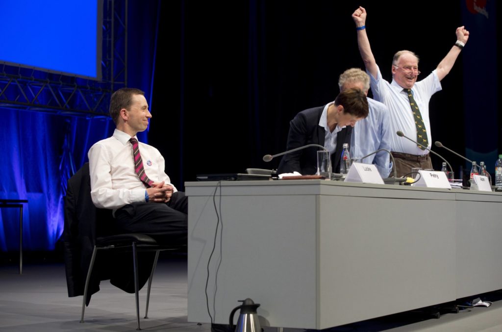 4. Ausserordentlicher AfD-Parteitag: v.l.n.r. Bernd Lucke, Frauke Petry, Konrad Adam, Alexander Gauland nach der Wahl von Frauke Petry zur AfD-Vorsitzenden