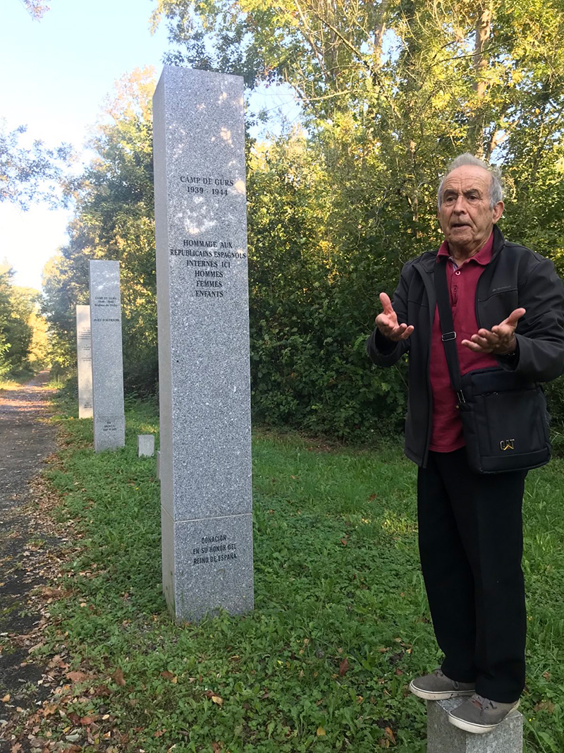 Emile Vallés ist einer von noch zwei lebenden Zeitzeugen, die aus dem ehemaligen Internierungslager berichten.