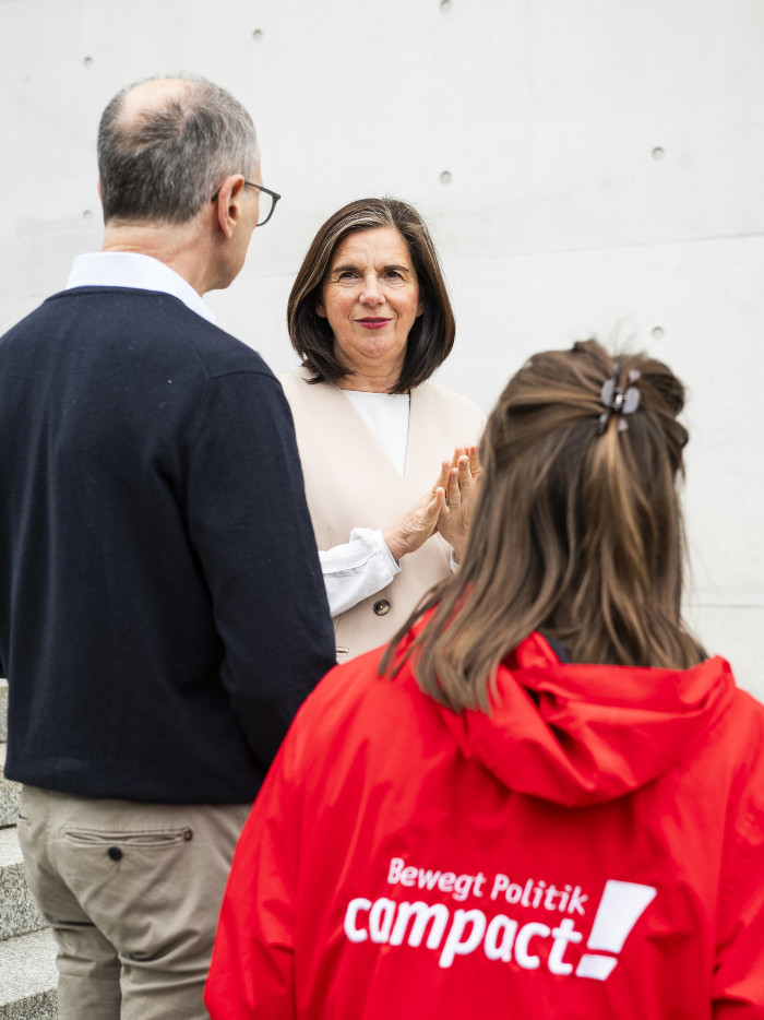 Gespräch mit Bundestags-Vizepräsidentin Katrin Göring-Eckardt. Foto: Chris Grodotzki / Campact