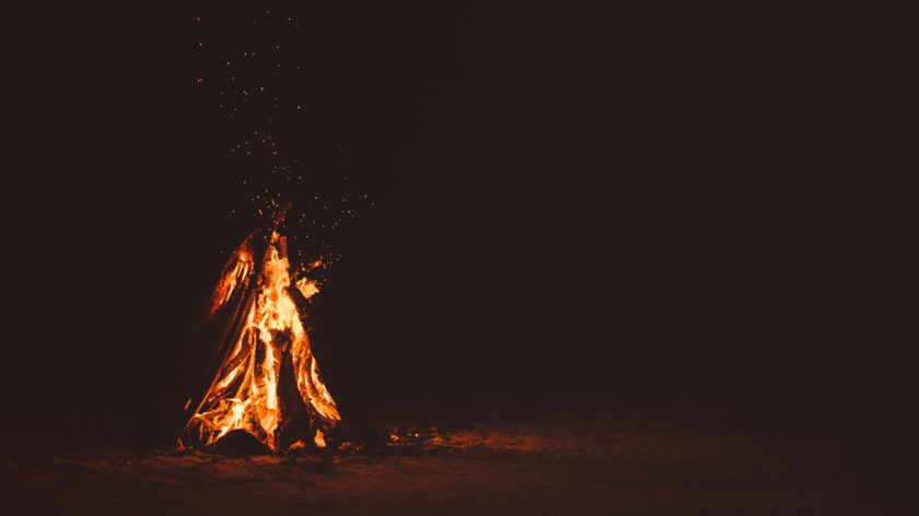 Ein Lagerfeuer