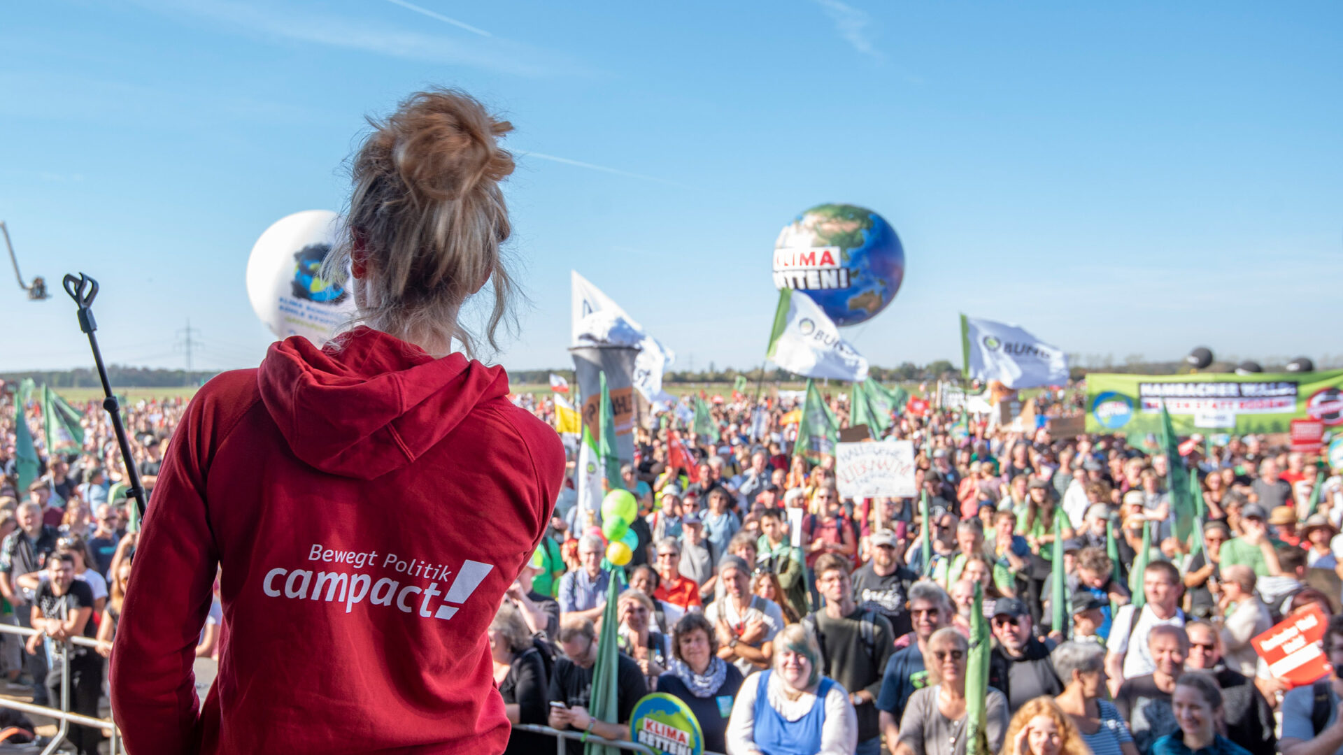 Tausende demonstrieren für den Erhalt des Hambacher Waldes