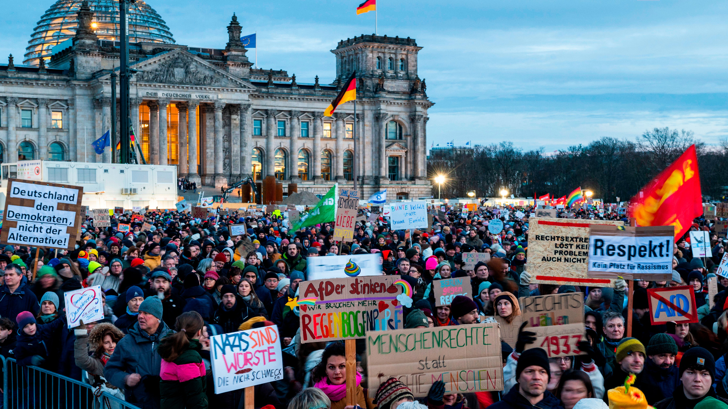 Über 1,4 Millionen Menschen demonstrierten in Deutschland gegen Rechts.