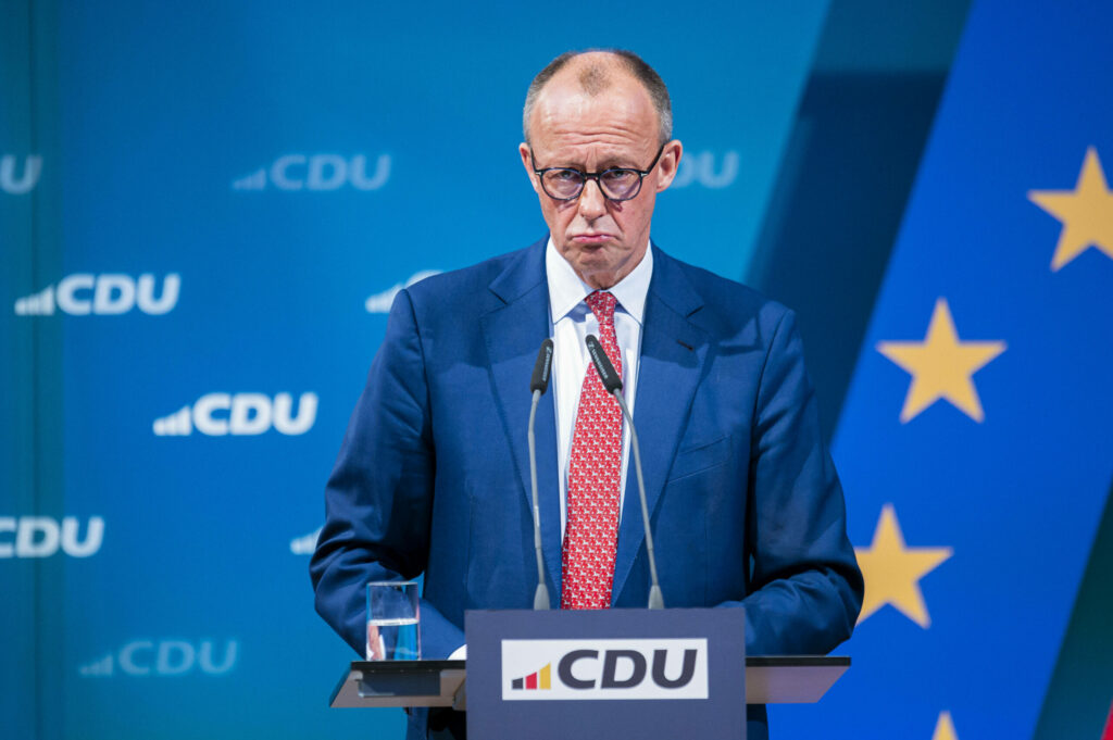 Kanzlerkandidat und Bundesvorsitzender der CDU Friedrich Merz beim Weißwurst-Frühstück in seinem Wahlkreis in Brilon in der St. Hubertus Schützenhalle