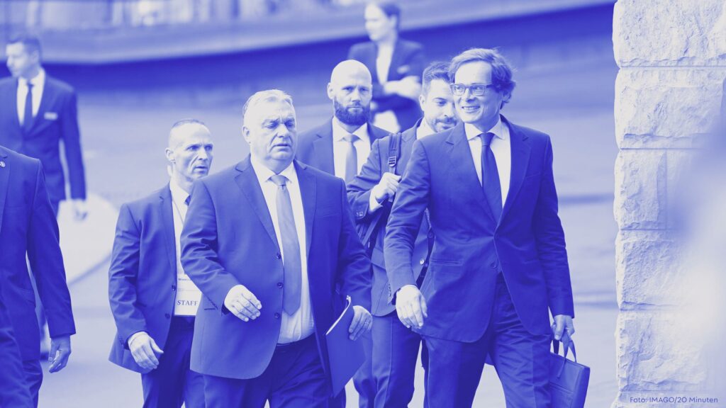 Weltwoche Chefredaktor Roger Köppel - damals noch Mandatsträger bei der rechtspopulistischen SVP - Seite an Seite mit Viktor Orbán bei einem Treffen in Zürich 2023.
